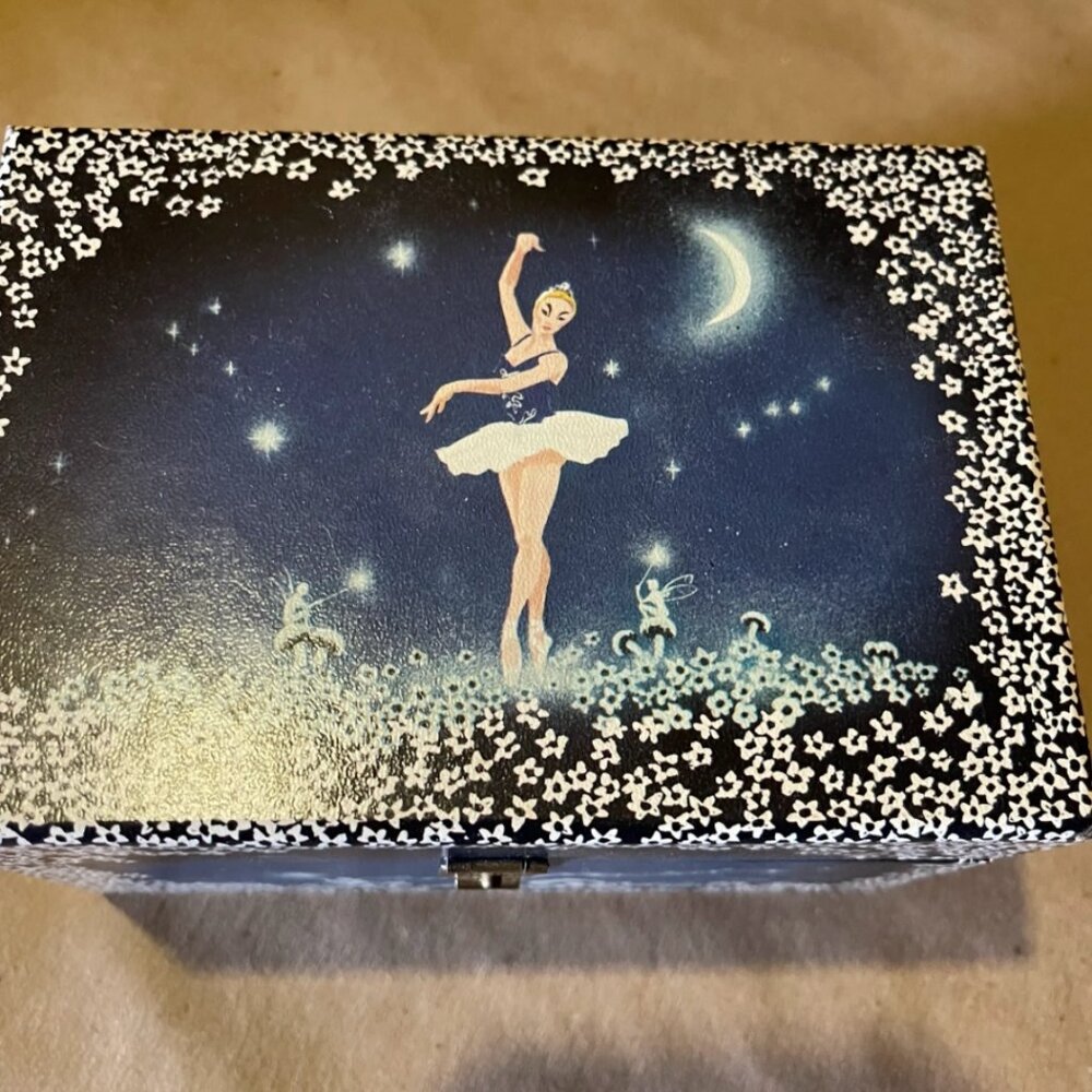 Vintage Ballerina Musical Jewelry Box - Picture 4 of 4